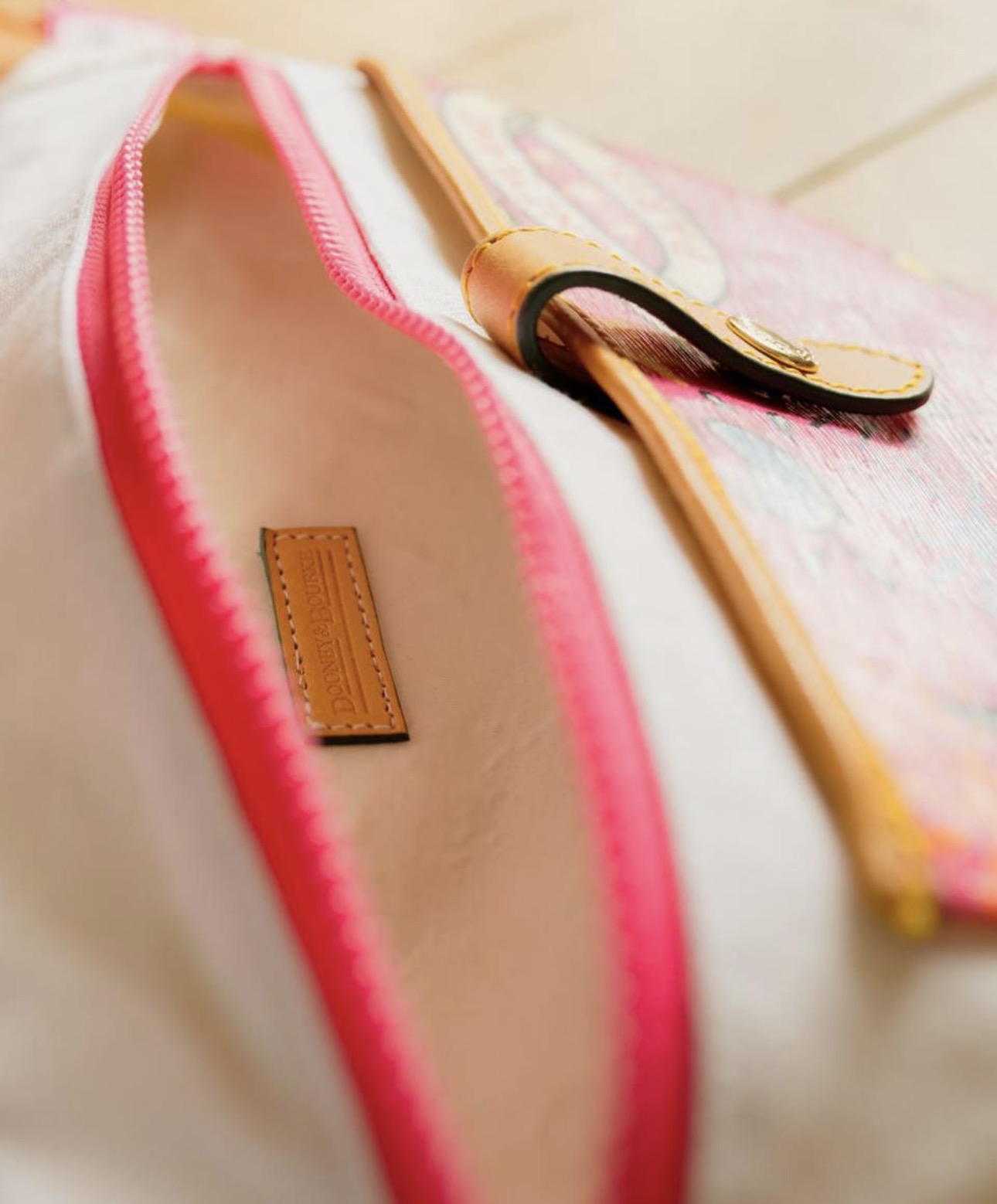 Banane Upcyclée avec une robe de mariée et un sac disney Cherbourg-en-Cotentin Touche C Normandie